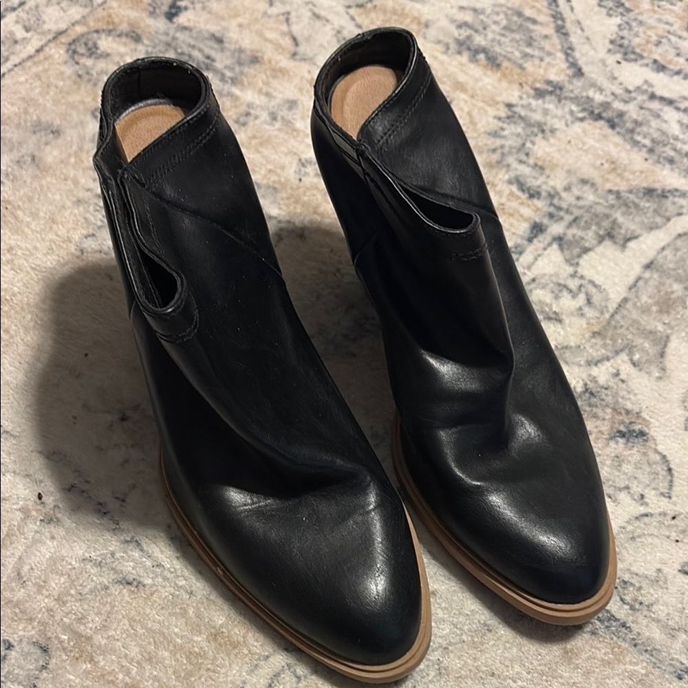 Women's Black Ankle Boots DV New 9 and 1/2